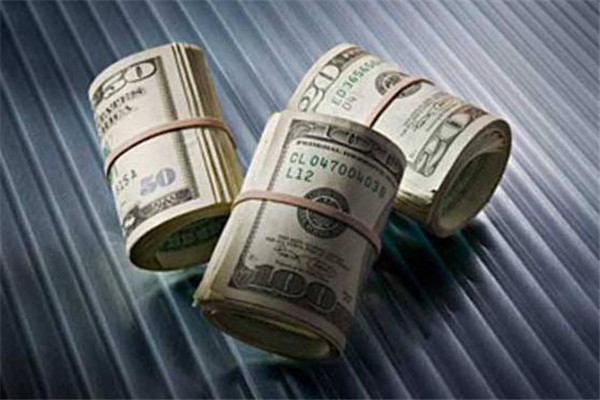 The Relationship between Interest Rate Swaps and Currency Swaps