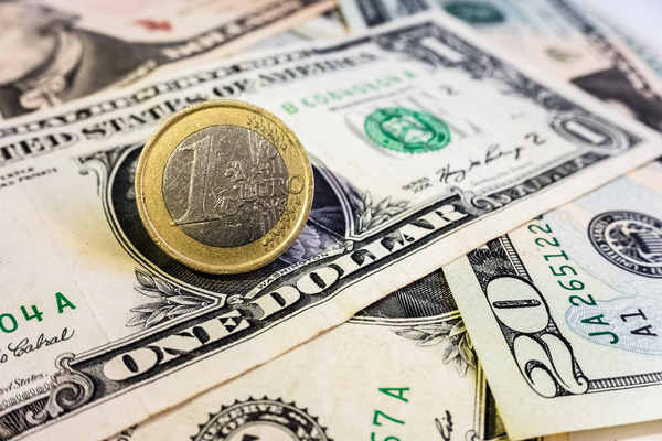 تأثيرات وتحديات ومستقبل سياسات ترامب التجارية.