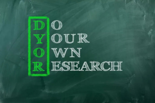 Explicación del significado de DYOR: investiga por tu cuenta