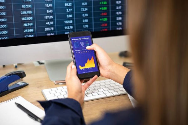 CFD Crude Oil Trading: What Beginners Need to Know
