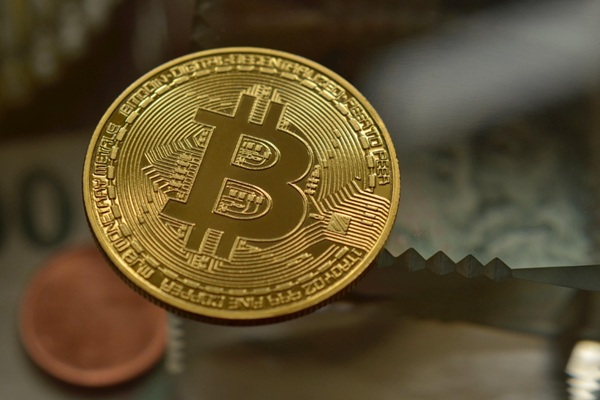 btc etf怎么买?手续费怎么算?